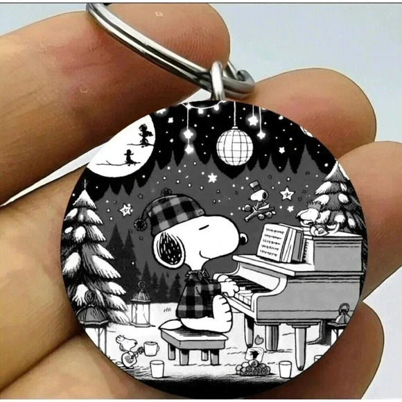 Snoopy Merry Christmas Play Piano Relax  Hot Cute Art Keychain Holiday - Picture 1 of 1